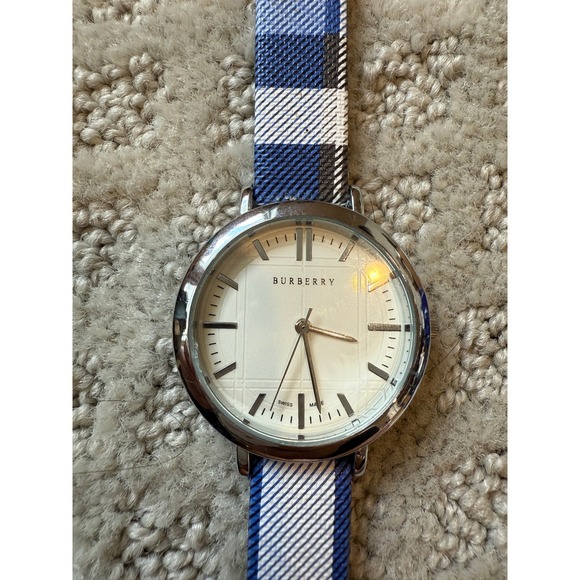 Burberry‎ Swiss Made Watch Blue White Plaid Band Classic Style - Picture 1 of 11